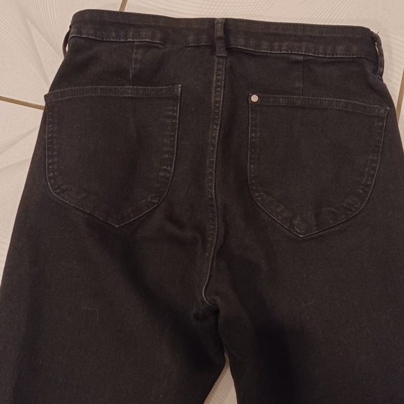 4/$60 Black Skinny Jeans - Size 28 - Picture 5 of 7